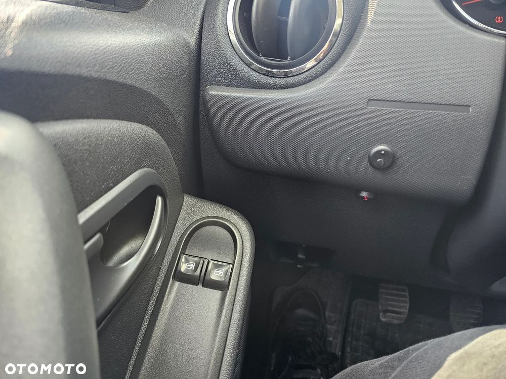 Dacia Duster 1.6 Laureate Euro5 - 9