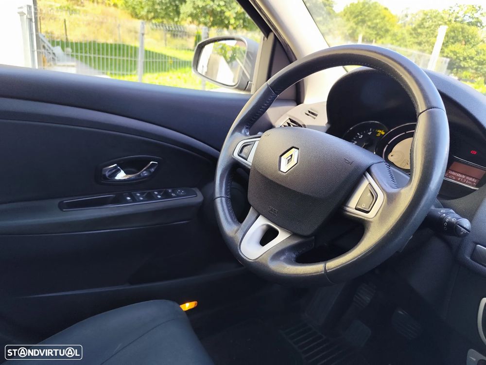 Renault Mégane Sport Tourer ENERGY dCi 110 Start & Stopp Dynamique - 17