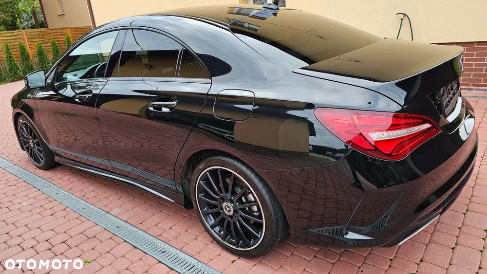 Mercedes-Benz CLA 200 d 4Matic 7G-DCT AMG Line - 24