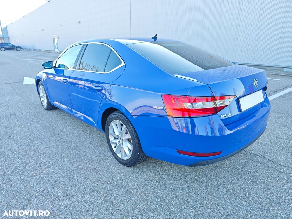 Skoda Superb 2018 photo 4