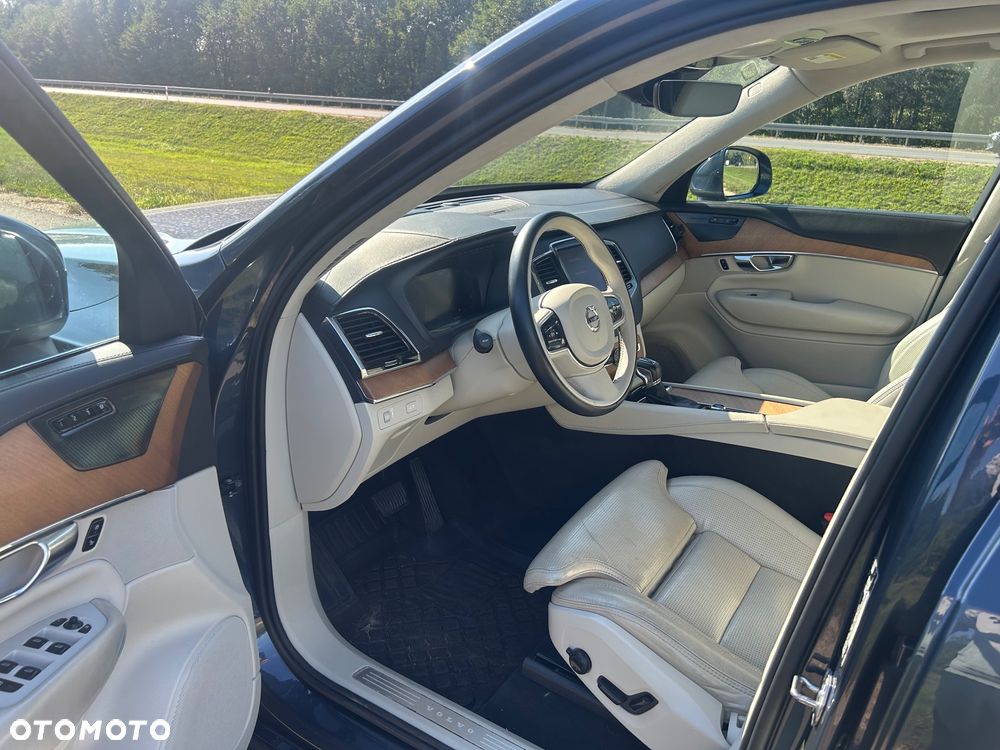 Volvo XC 90 - 30