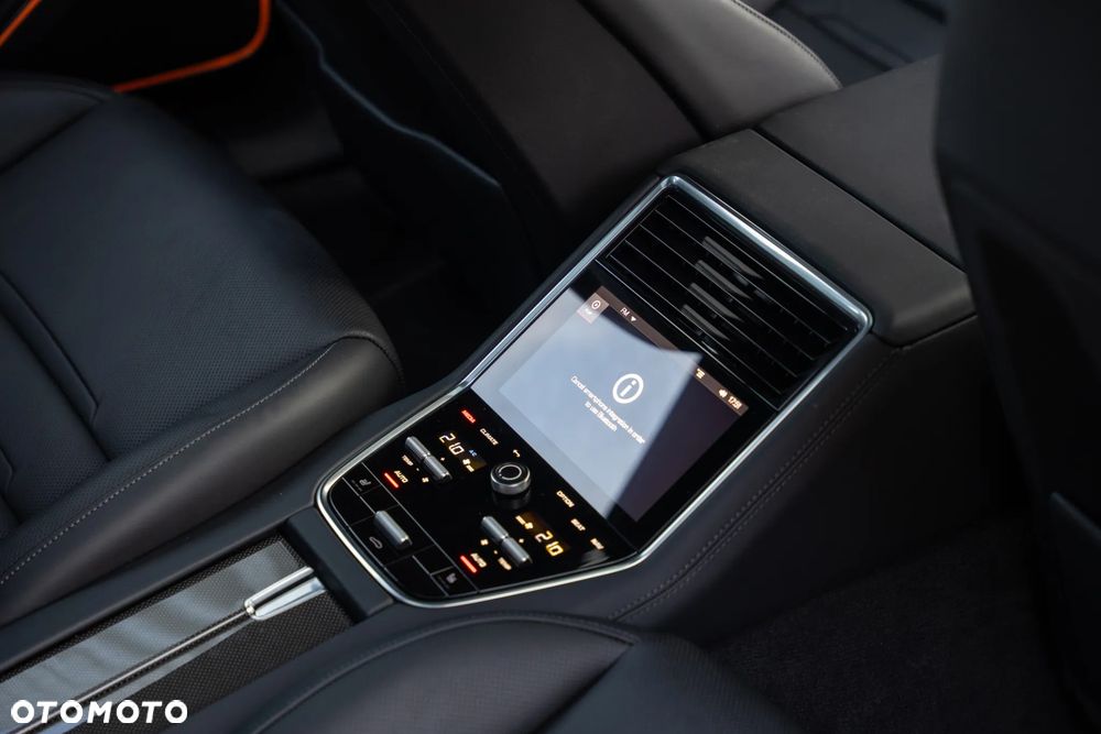 Porsche Panamera GTS - 17
