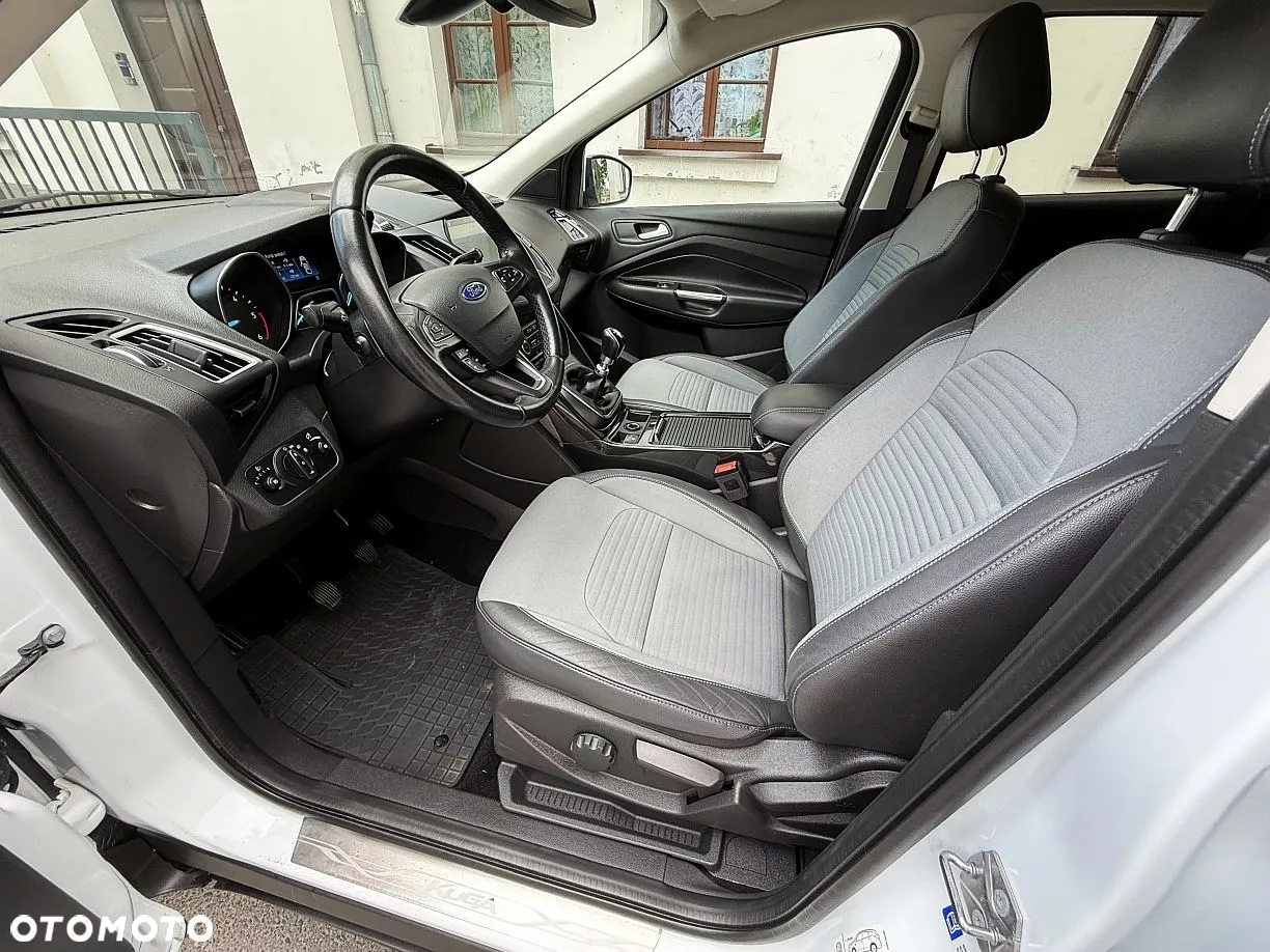 Ford Kuga 1.5 TDCi FWD Titanium - 16
