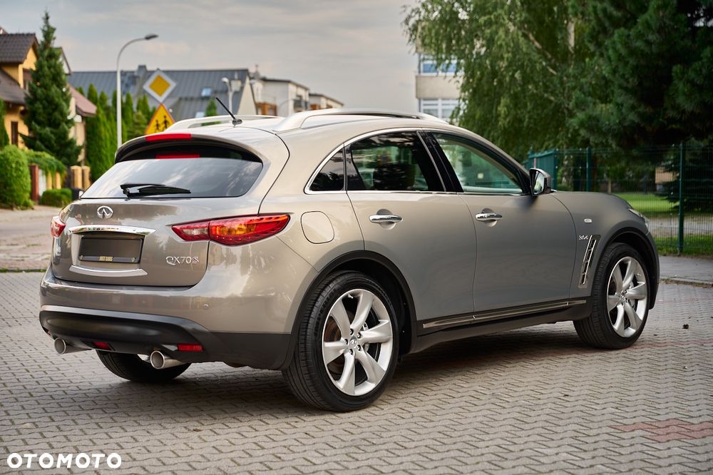 Infiniti QX70 3.0d S - 13
