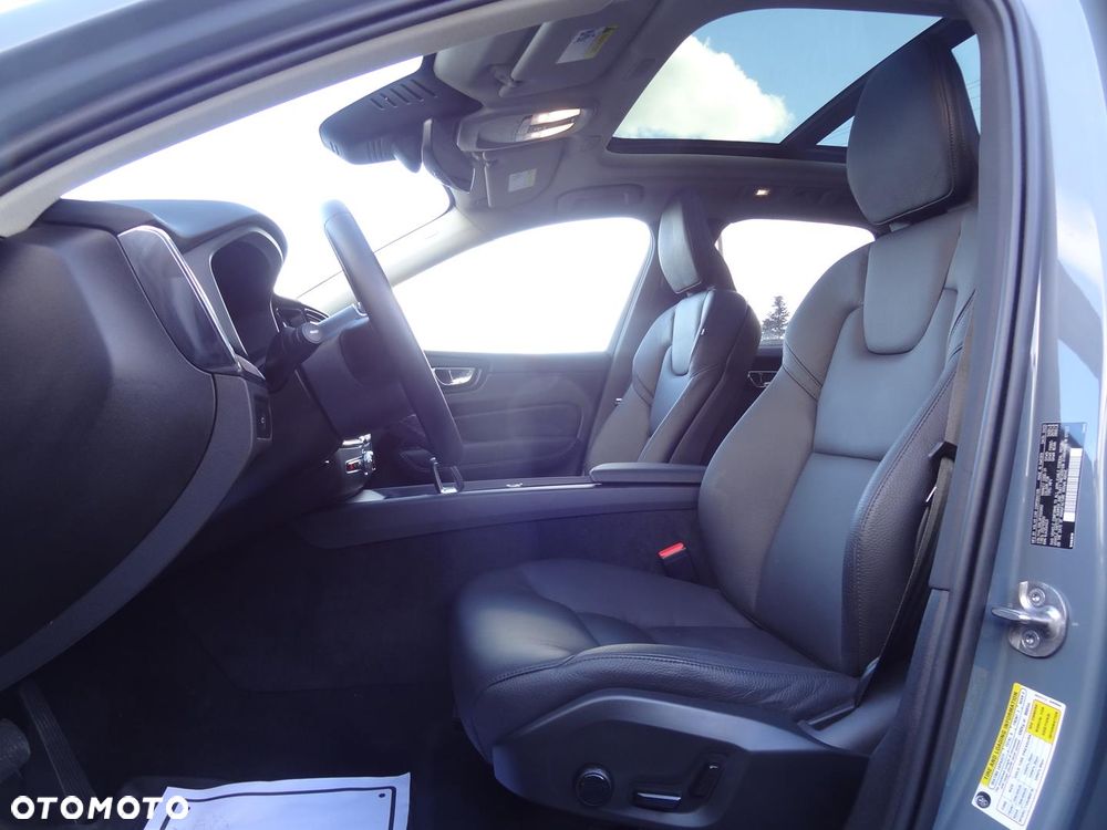 Volvo XC 60 B5 B AWD R-Design - 17