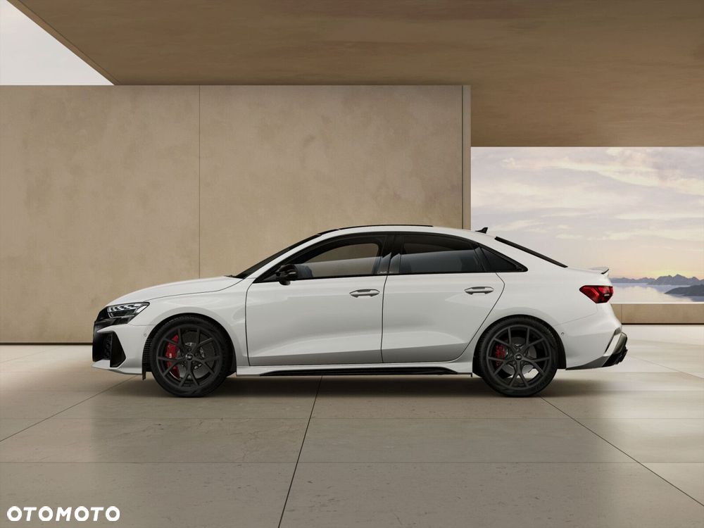 Audi RS3 Limousine - 3