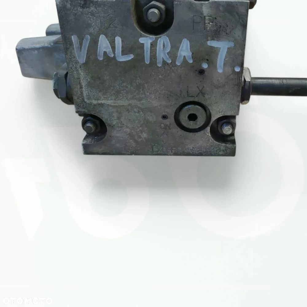 Rozdzielacz hydrauliczny V35230400 V39754200 Valtra T 161 - 5
