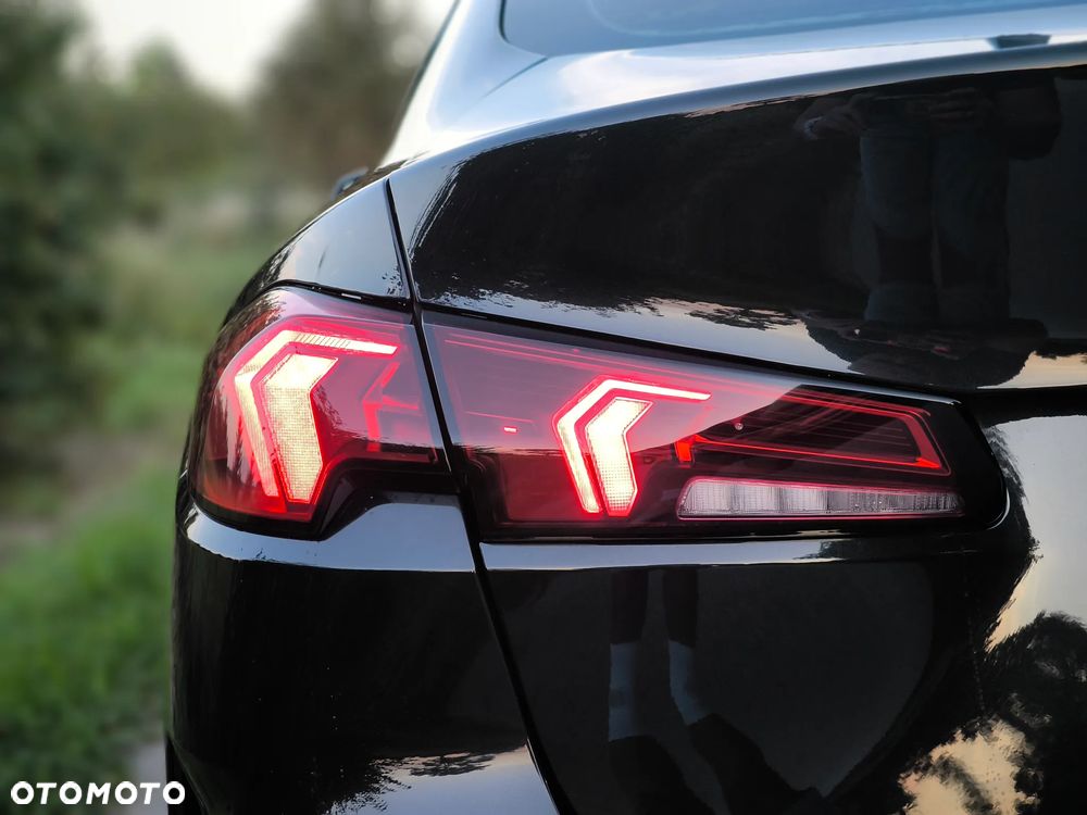 BMW Seria 2 220i mHEV - 24