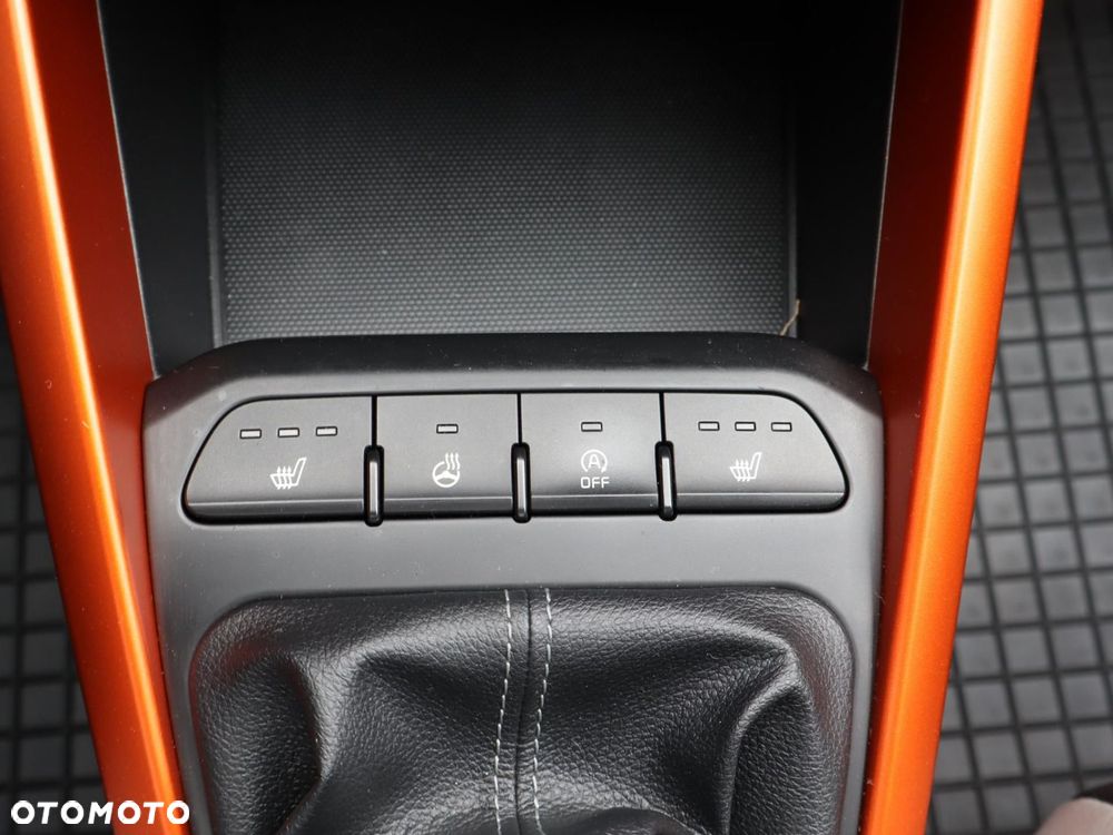 Kia Stonic 1.4 L - 17