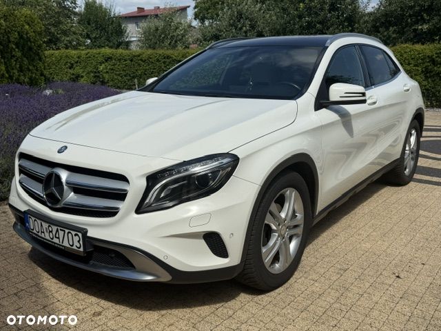 Mercedes-Benz GLA - 16