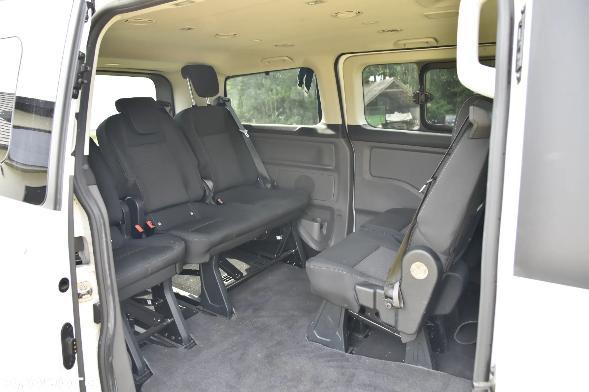 Ford Tourneo Custom - 11
