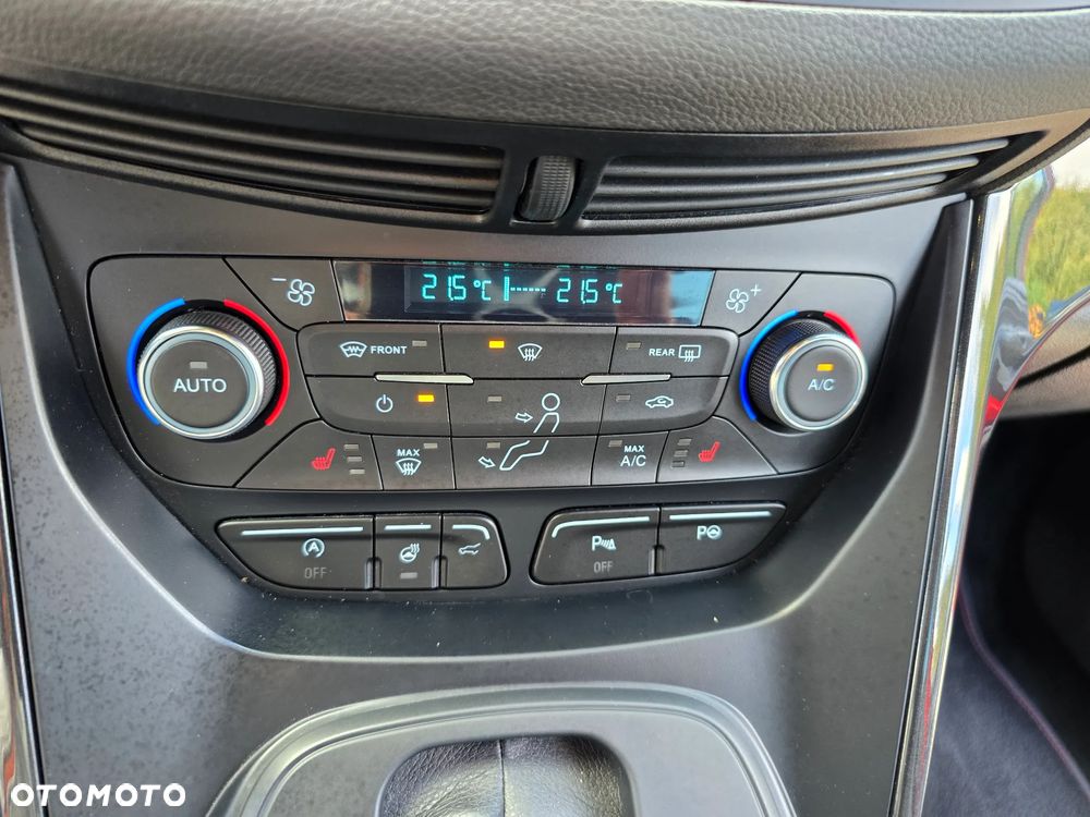 Ford Kuga - 32