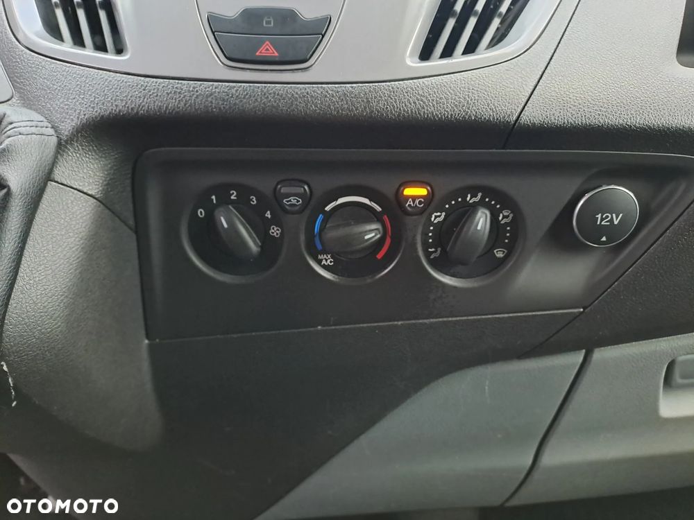 Ford TRANSIT CUSTOM - 17