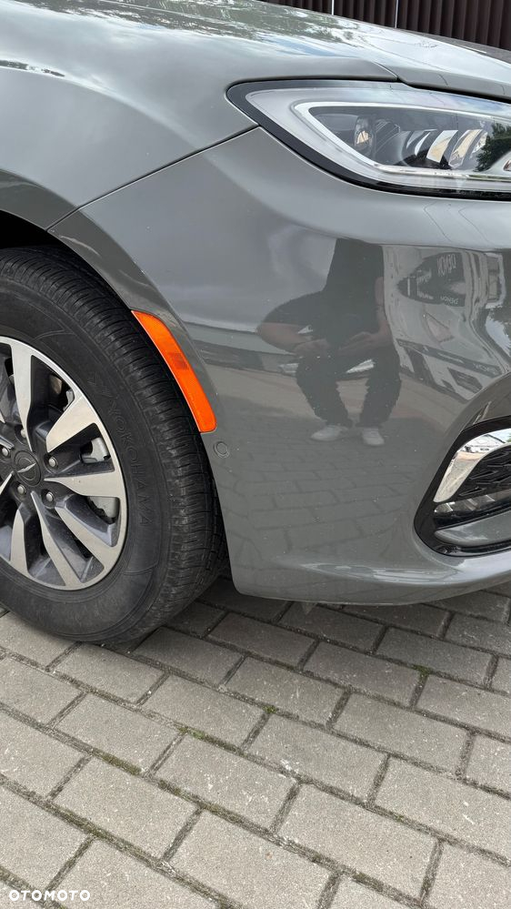 Chrysler Pacifica - 3