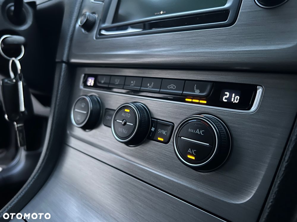 Volkswagen Golf - 13