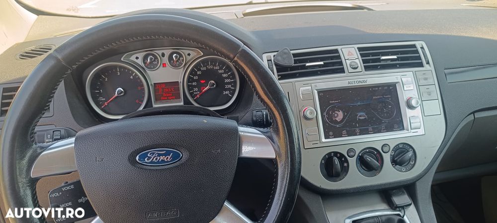 Ford Kuga 2.0 TDCi 4x4 Titanium - 8