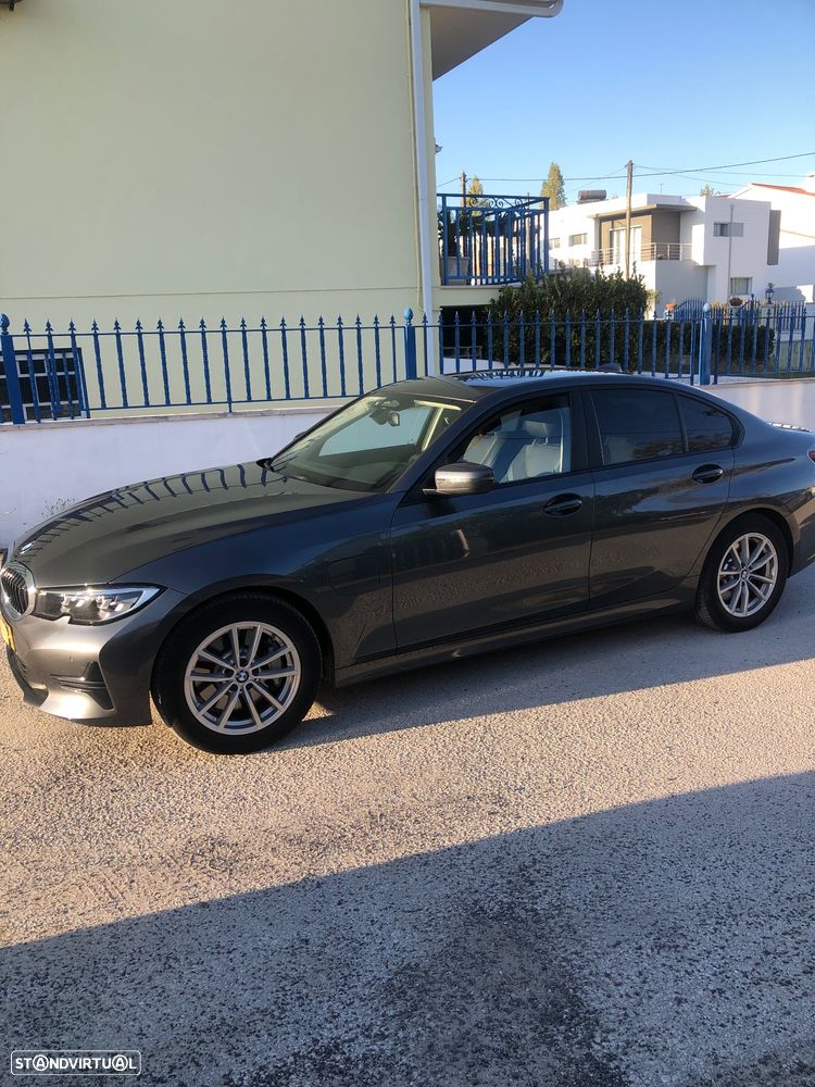 BMW 330 e iPerformance Line Sport - 1