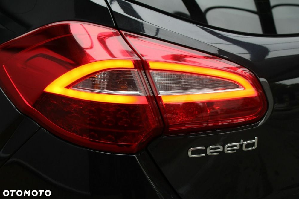 Kia Ceed 1.4 CVVT Dream-Team Edition - 32