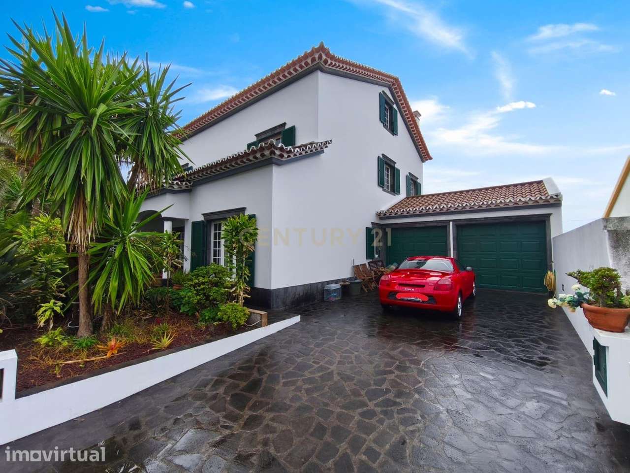 Moradia T5 + Escritório e piscina- Localização Privilegiada Situada na - Grande imagem: 3/36