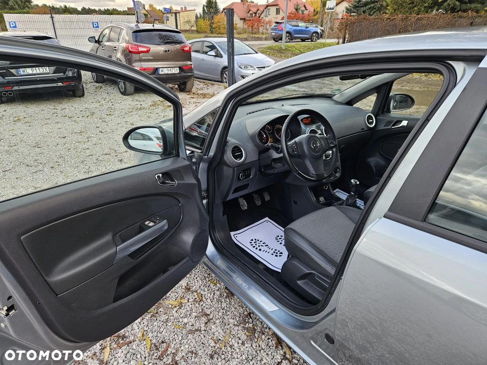 Opel Corsa 1.4 16V Innovation - 22