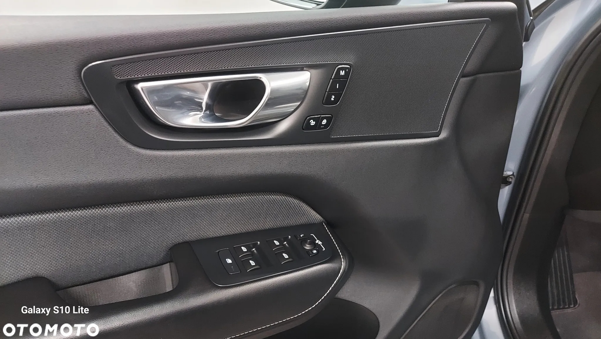 Volvo XC 60 B4 D Geartronic RDesign - 12