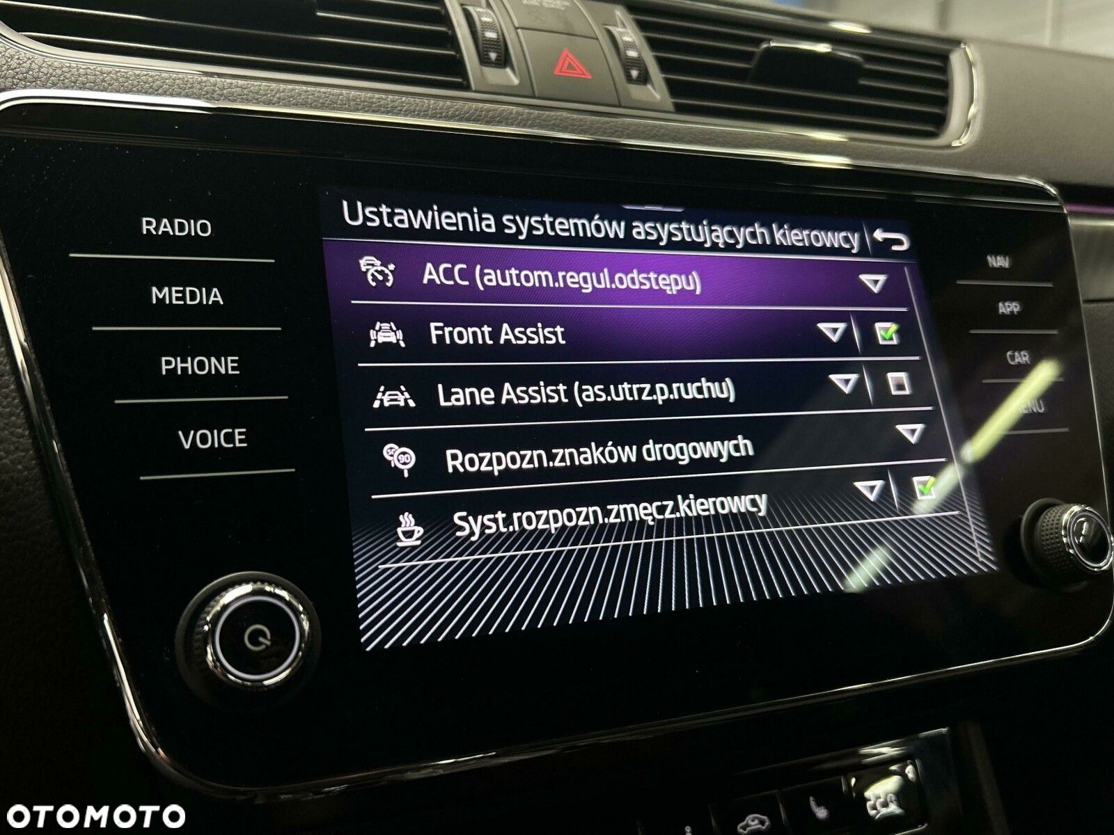 Skoda Superb 2.0 TSI Sportline DSG - 21