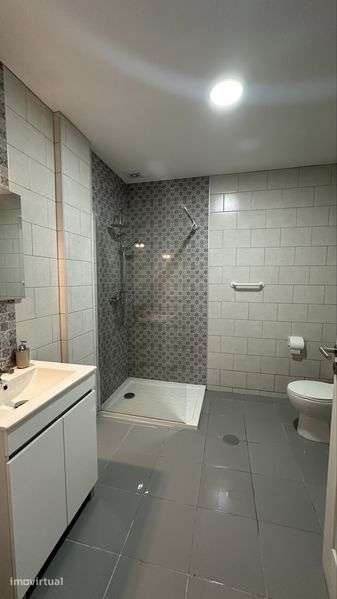 Apartamento T1 +1 com 120 metros quadrados  equipado - Grande imagem: 2/5