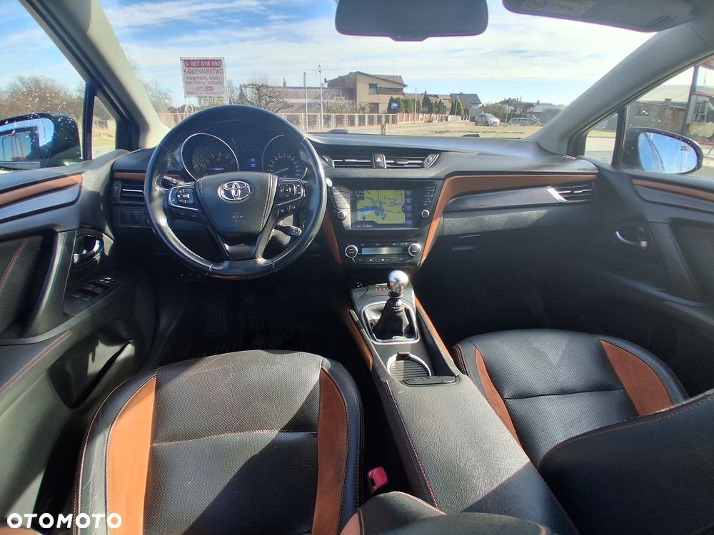 Toyota Avensis 1.8 Premium - 14