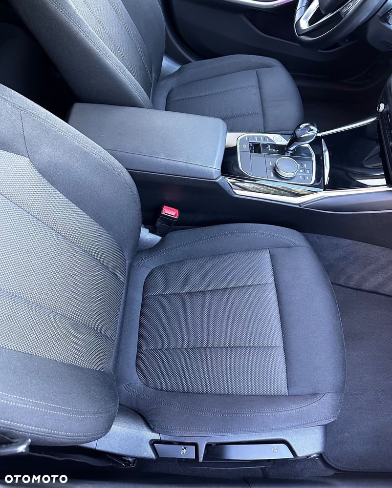 BMW Seria 3 318d MHEV Sport Line - 30