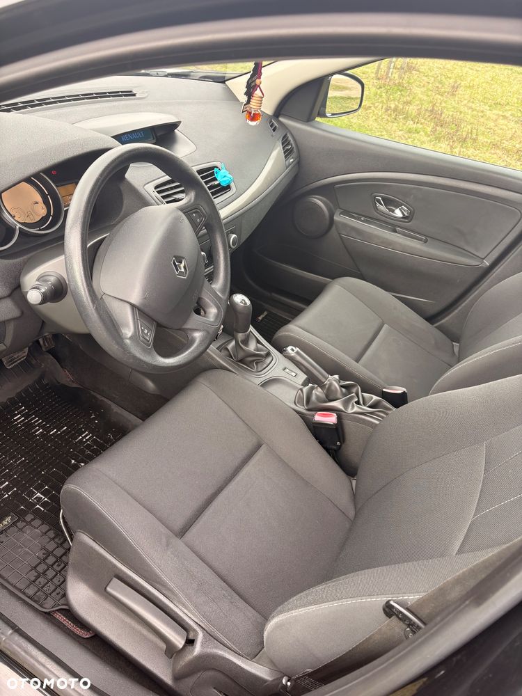 Renault Megane 1.5 dCi Color Edition - 11