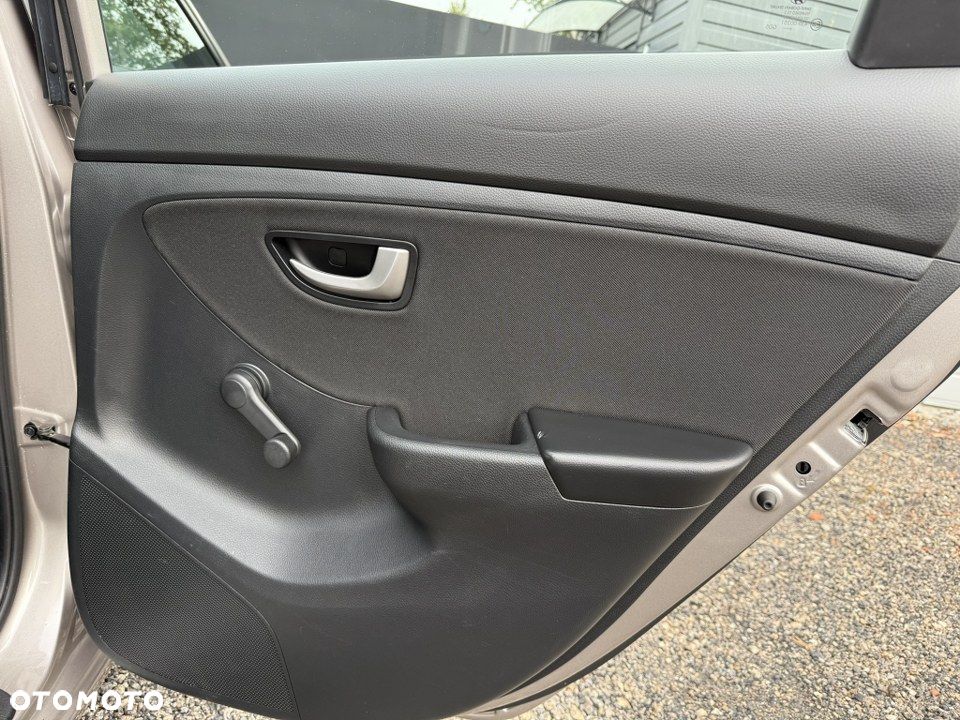 Hyundai i30 1.4 Premiere Comfort - 35