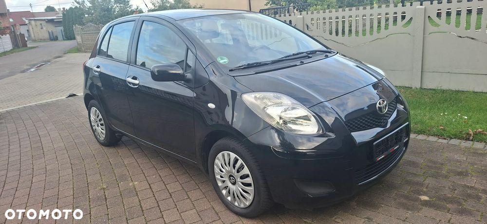 Toyota Yaris II (2005-2011) 1.0 Entry EU5, 2011