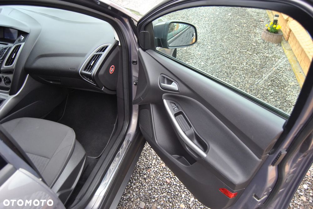 Ford Focus - 36