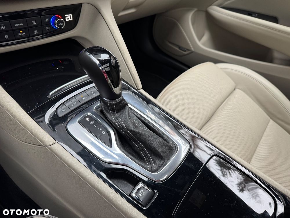 Opel Insignia 2.0 BiTurbo 4x4 Ultimate Exclusive - 28