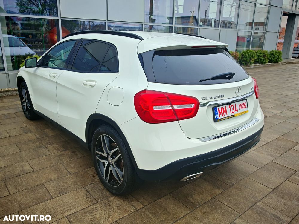 Mercedes-Benz GLA 200 d AMG Line - 3