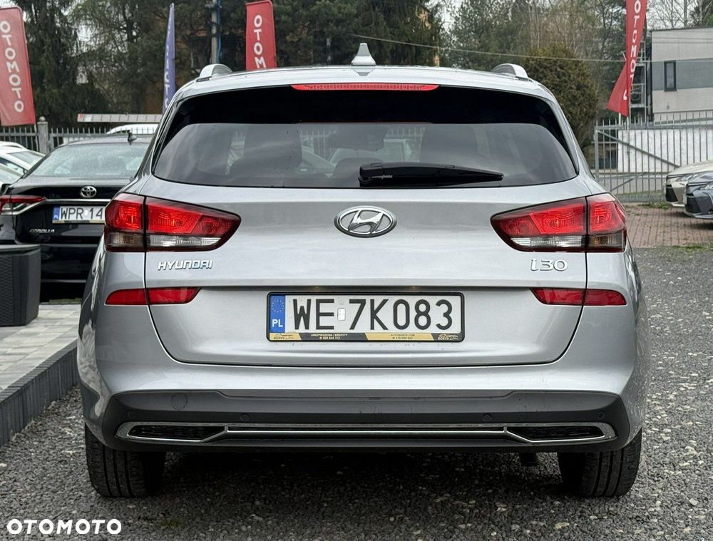 Hyundai i30 1.0 T-GDI Classic + - 8