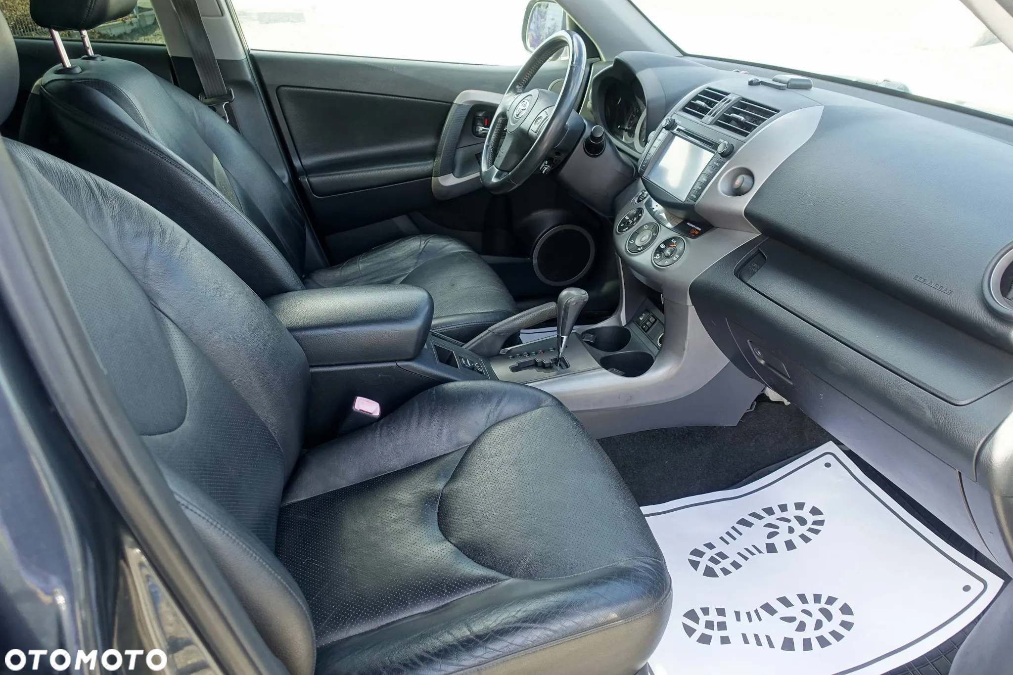 Toyota RAV4 2.0 VVT-i Premium - 11