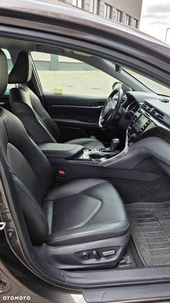 Toyota Camry 2.5 Hybrid Comfort CVT - 14