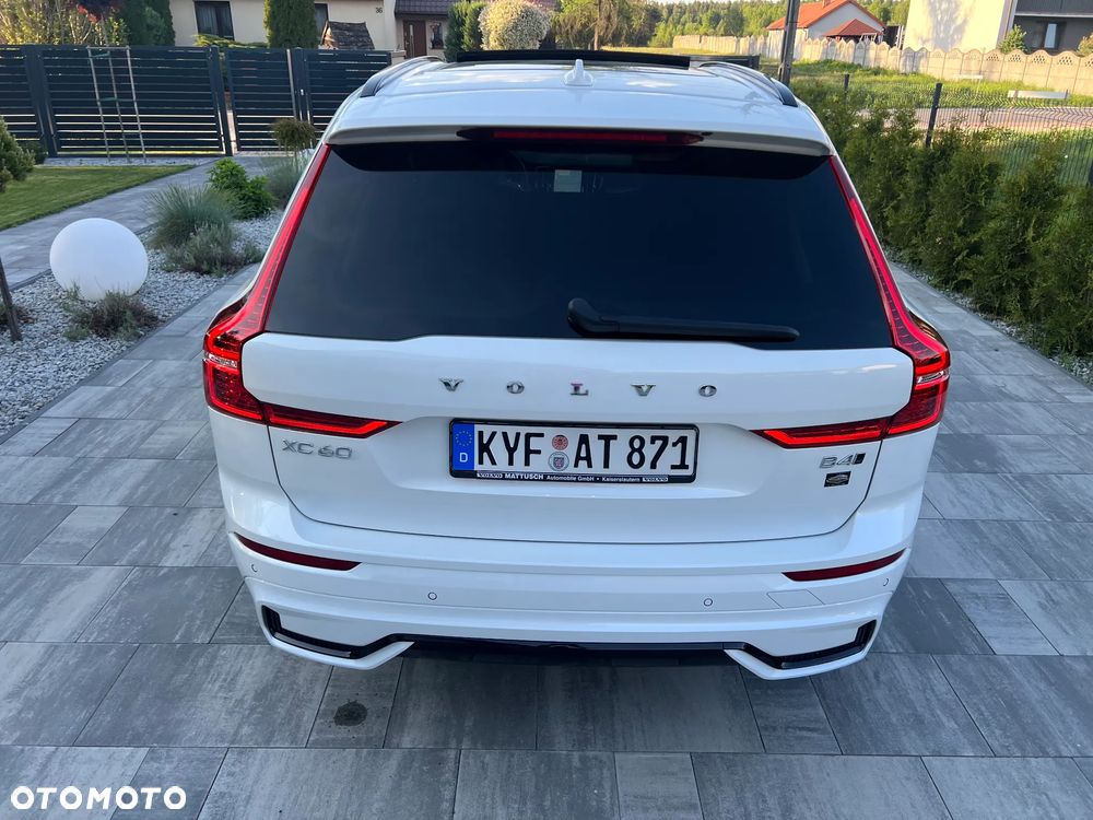 Volvo XC 60 B4 D AWD Plus Dark - 16