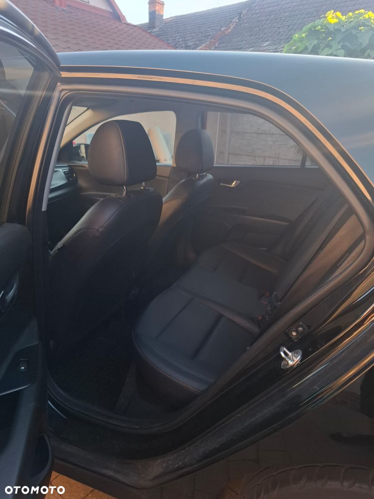 Kia Rio 1.4 crdi XL - 11