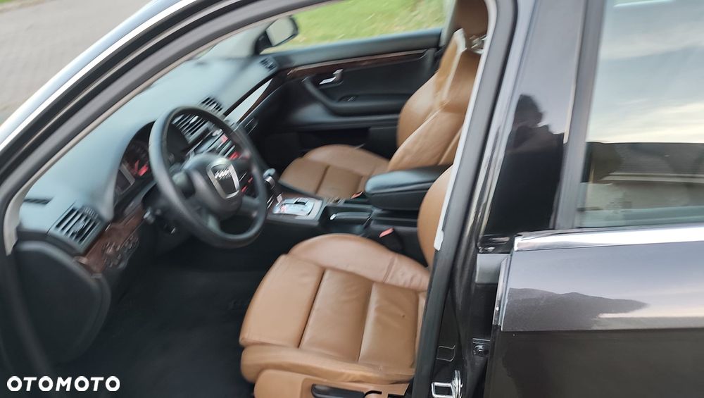 Audi A4 Limousine - 8