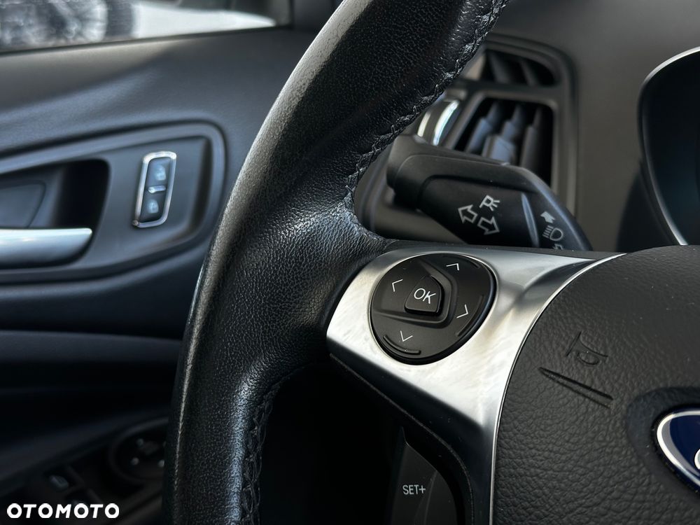 Ford Kuga - 28