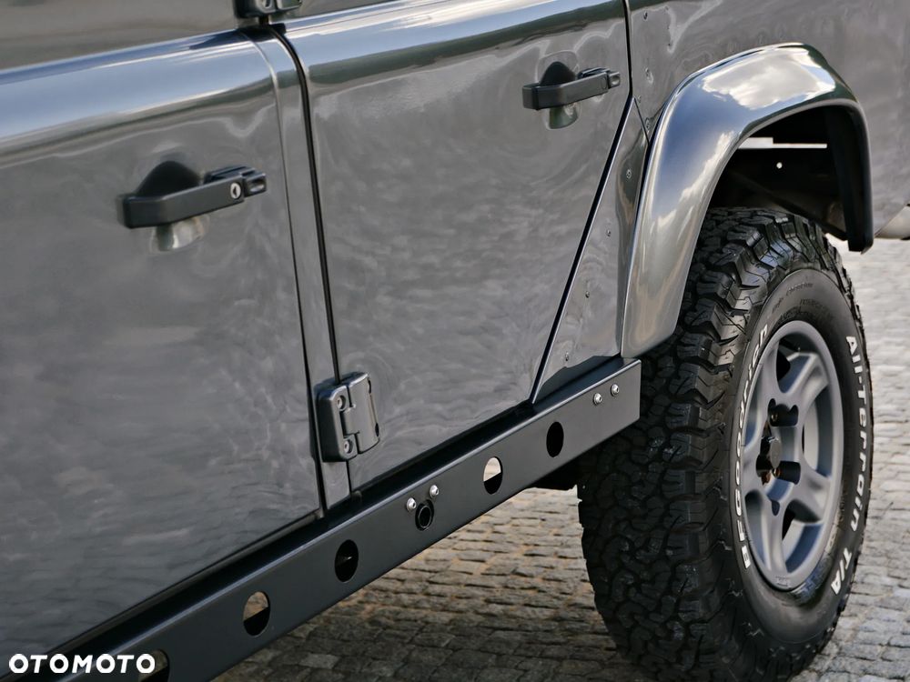 Land Rover Defender 2.5 TDI - 23