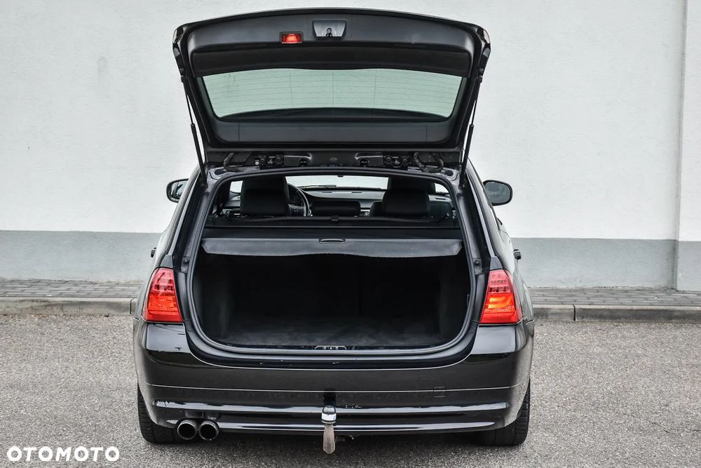 BMW Seria 3 318d DPF Edition Exclusive - 40
