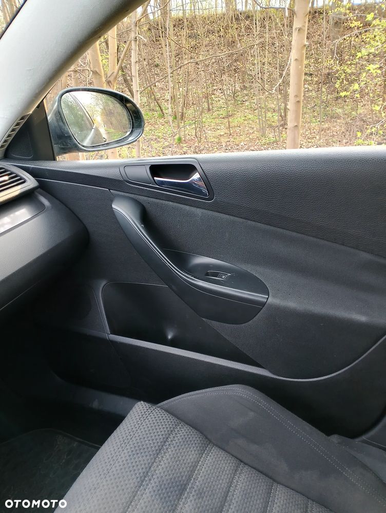 Volkswagen Passat 1.9 TDI DPF Comfortline - 12