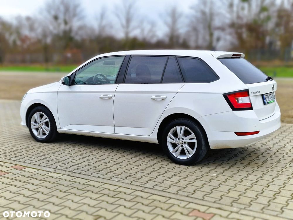 Skoda Fabia 1.0 TSI Ambition - 4