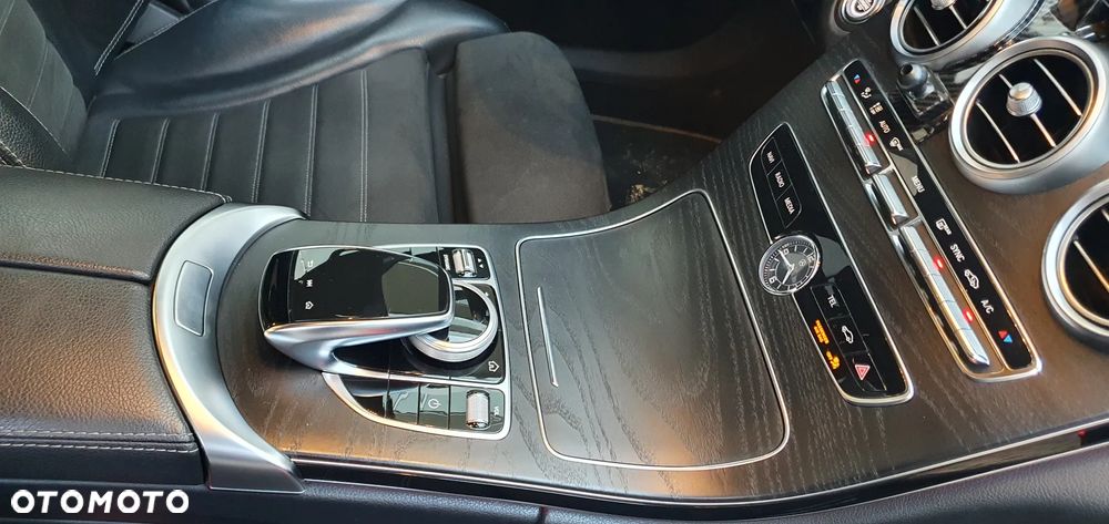 Mercedes-Benz Klasa C 220 d 9G-TRONIC - 23
