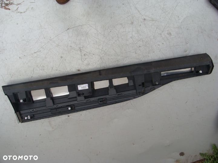 AUDI E-TRON listwa drzwi prawy przód 4KE853960C - 4