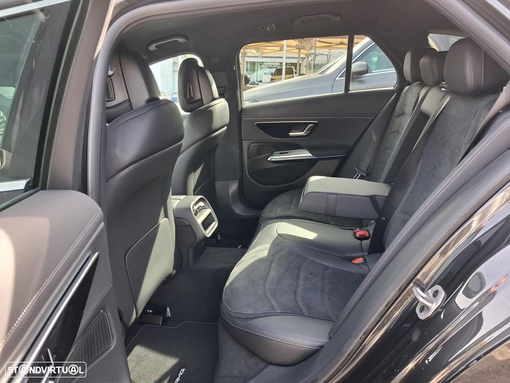 Mercedes-Benz E 300 e AMG Line - 12