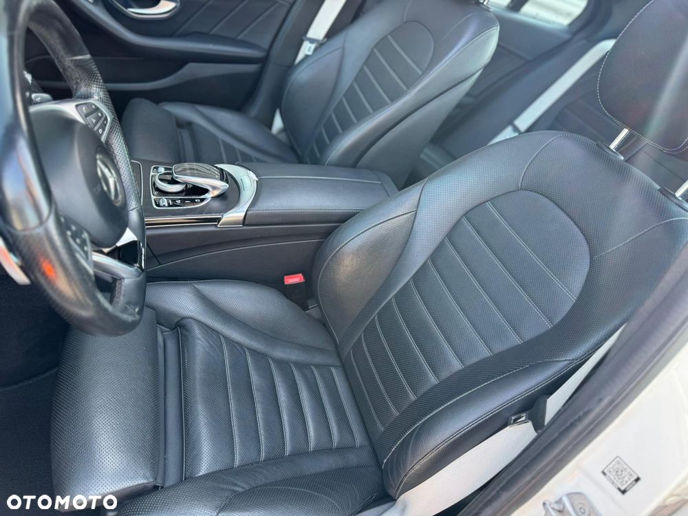 Mercedes-Benz Klasa C 450 AMG 4Matic 7G-TRONIC - 22